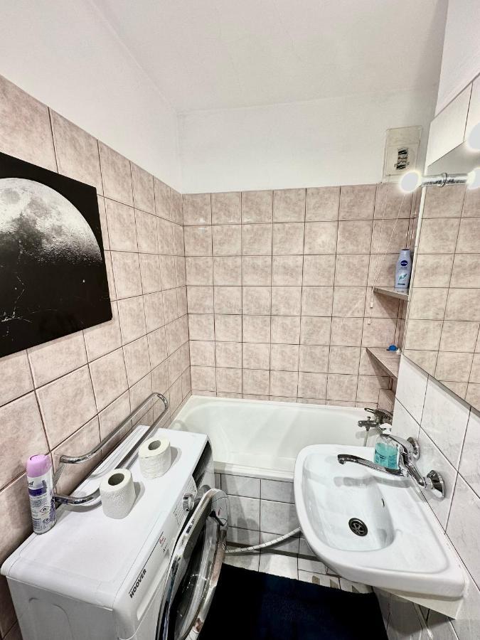 Super Apartament Grey Centrum 2X Metro Fast Wifi 300 Mbs Netflix Appletv Smarttv Spotify Panorama Miasta 바르샤바 외부 사진
